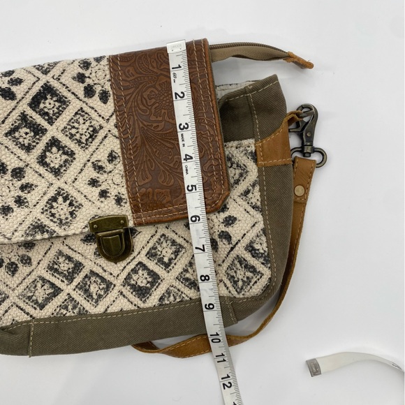 Myra Crossbody purse bag - Picture 12 of 13